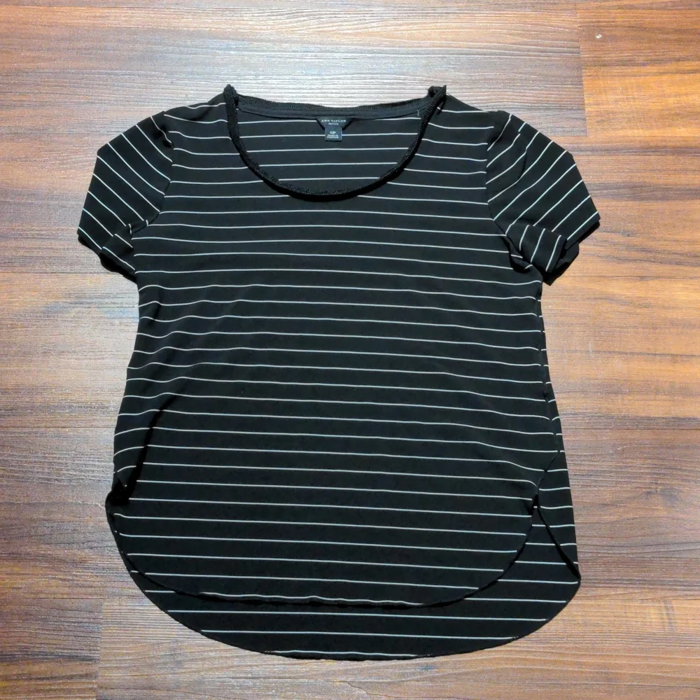Ann Taylor Black and White Top size SP - Picture 1 of 5